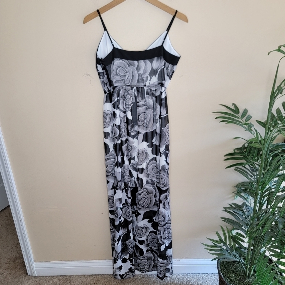 NWT Arden B | Black & White Floral Maxi Dress with Side Slits Size Small - Picture 5 of 5